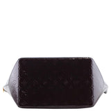 Louis Vuitton Bellevue GM Vernis Amarante Base