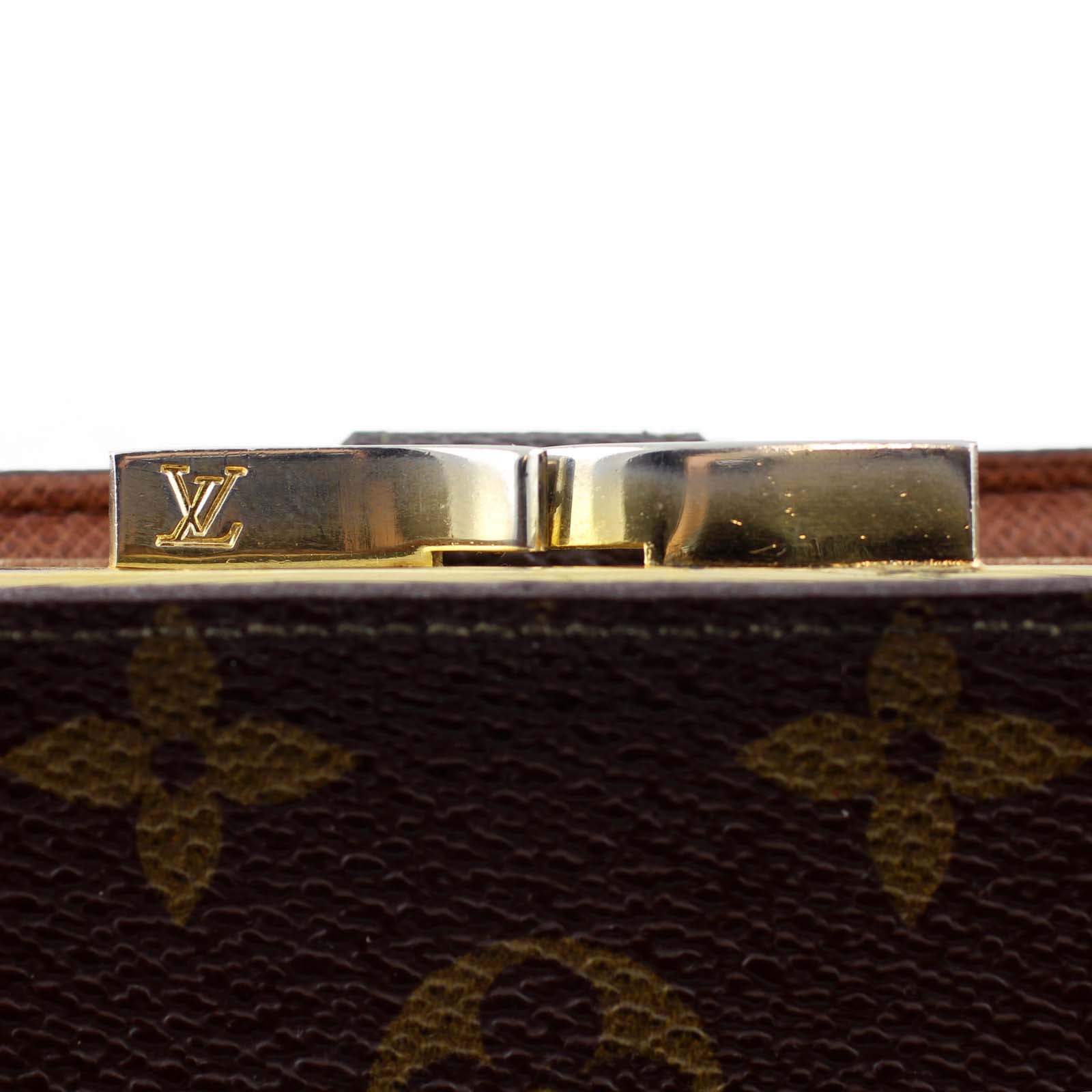 Louis Vuitton French Wallet close