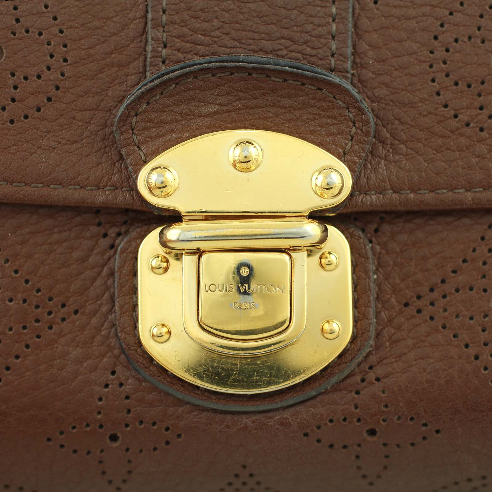 Louis Vuitton Iris Mahina Wallet clasp
