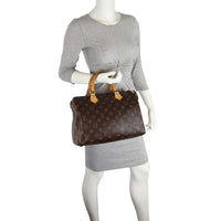 Louis Vuitton Speedy 30 Monogram Scale