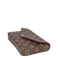 Louis Vuitton Pochette Felicie Monogram Corner distance