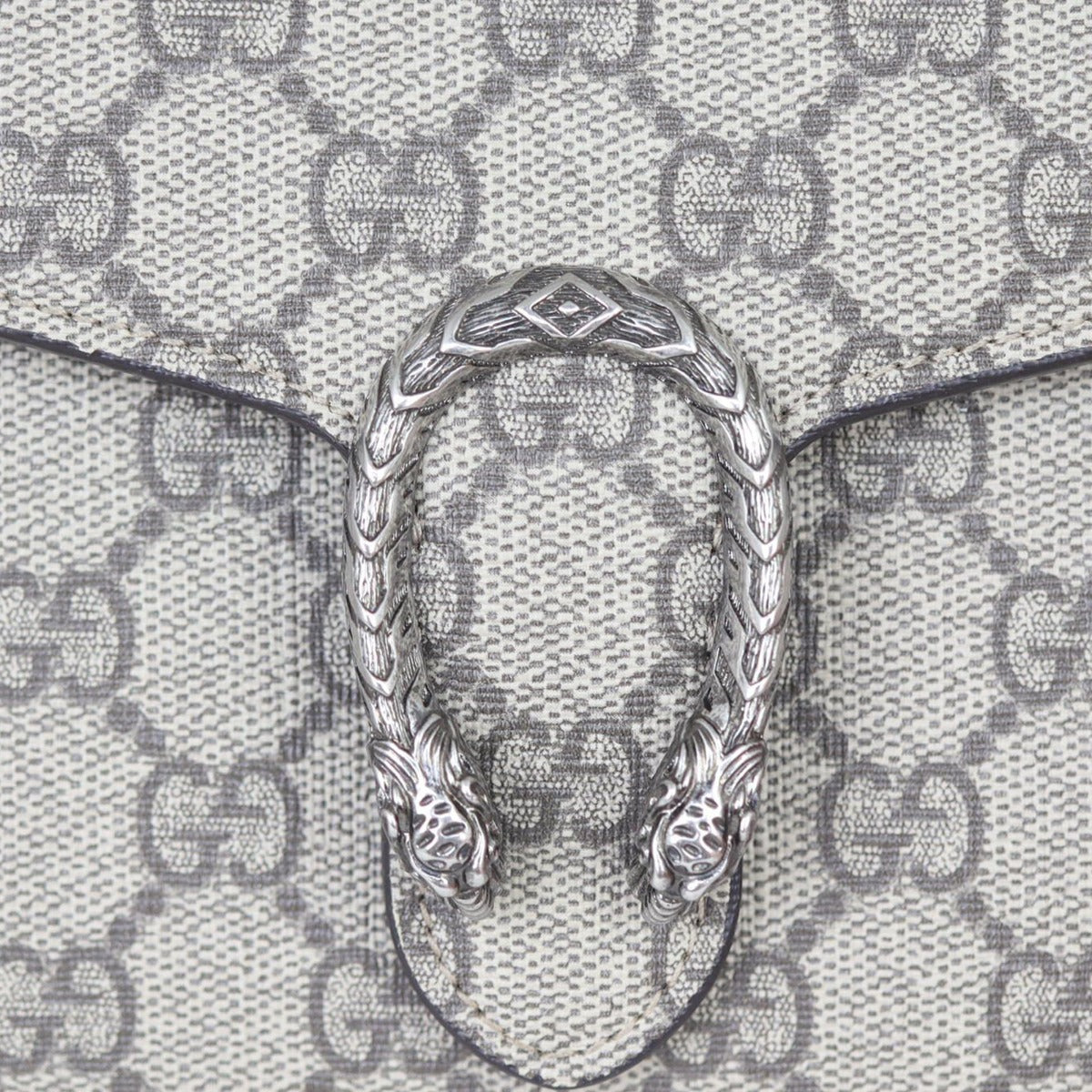 Gucci Dionysus GG Supreme Chain Wallet Hardware
