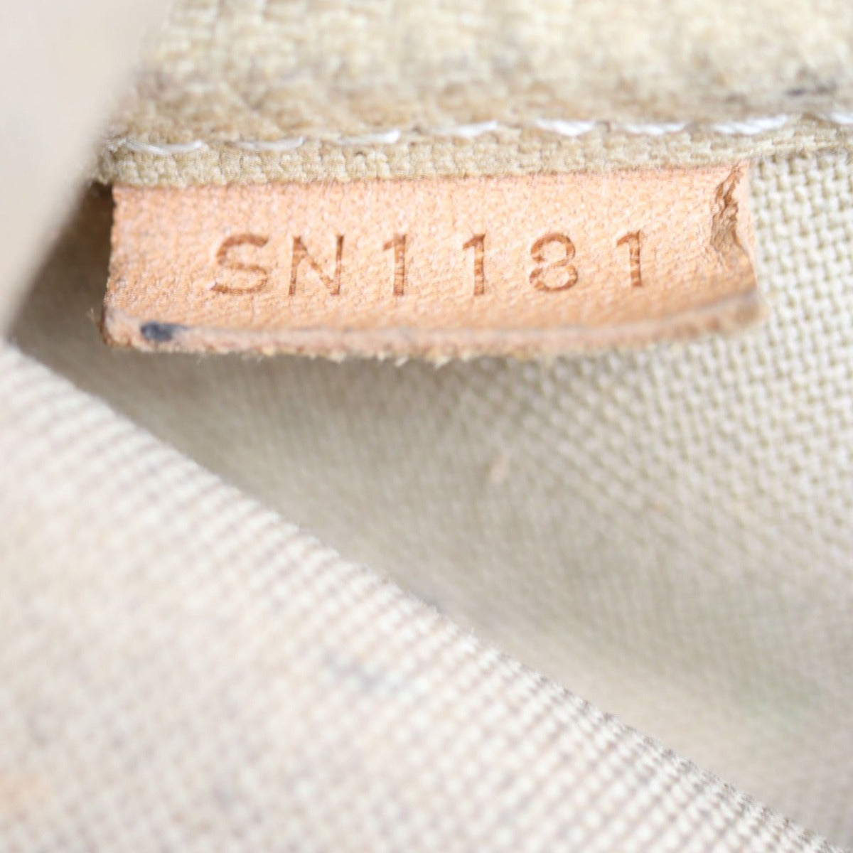 Louis Vuitton Eva Pochette Damier Azur Date code
