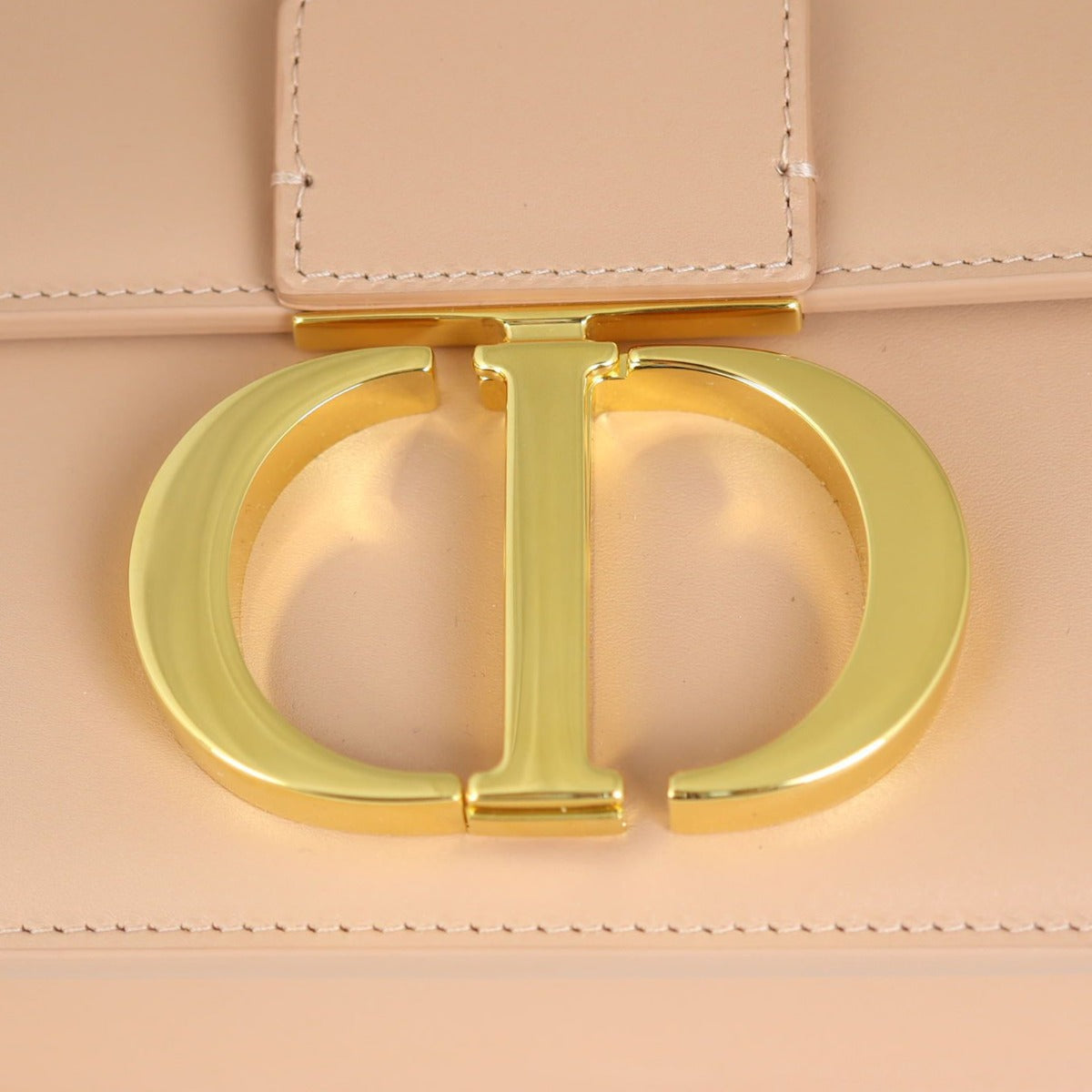 Dior 30 Montaigne Bag Hardware
