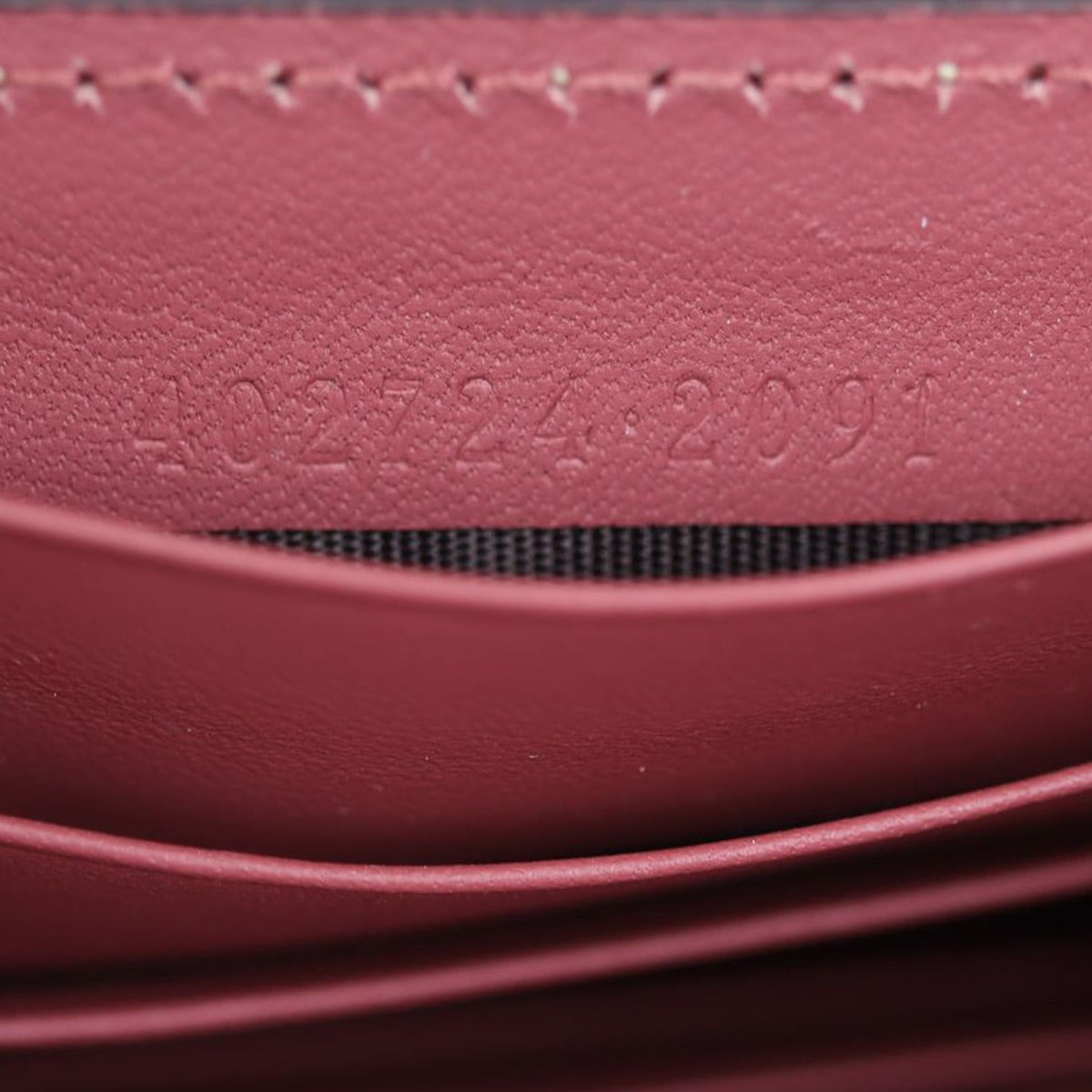 Gucci GG Supreme Blooms Chain Wallet Date code
