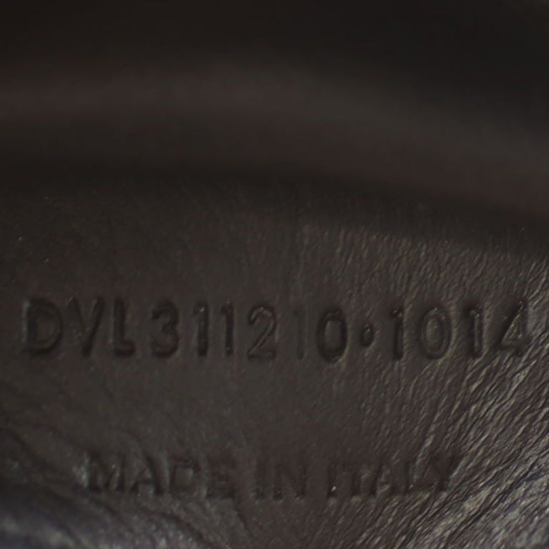 Saint Laurent Classic Y Cabas Small Date code