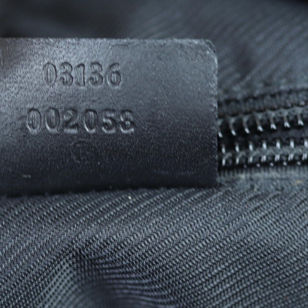 Gucci GG Canvas Messenger Date code
