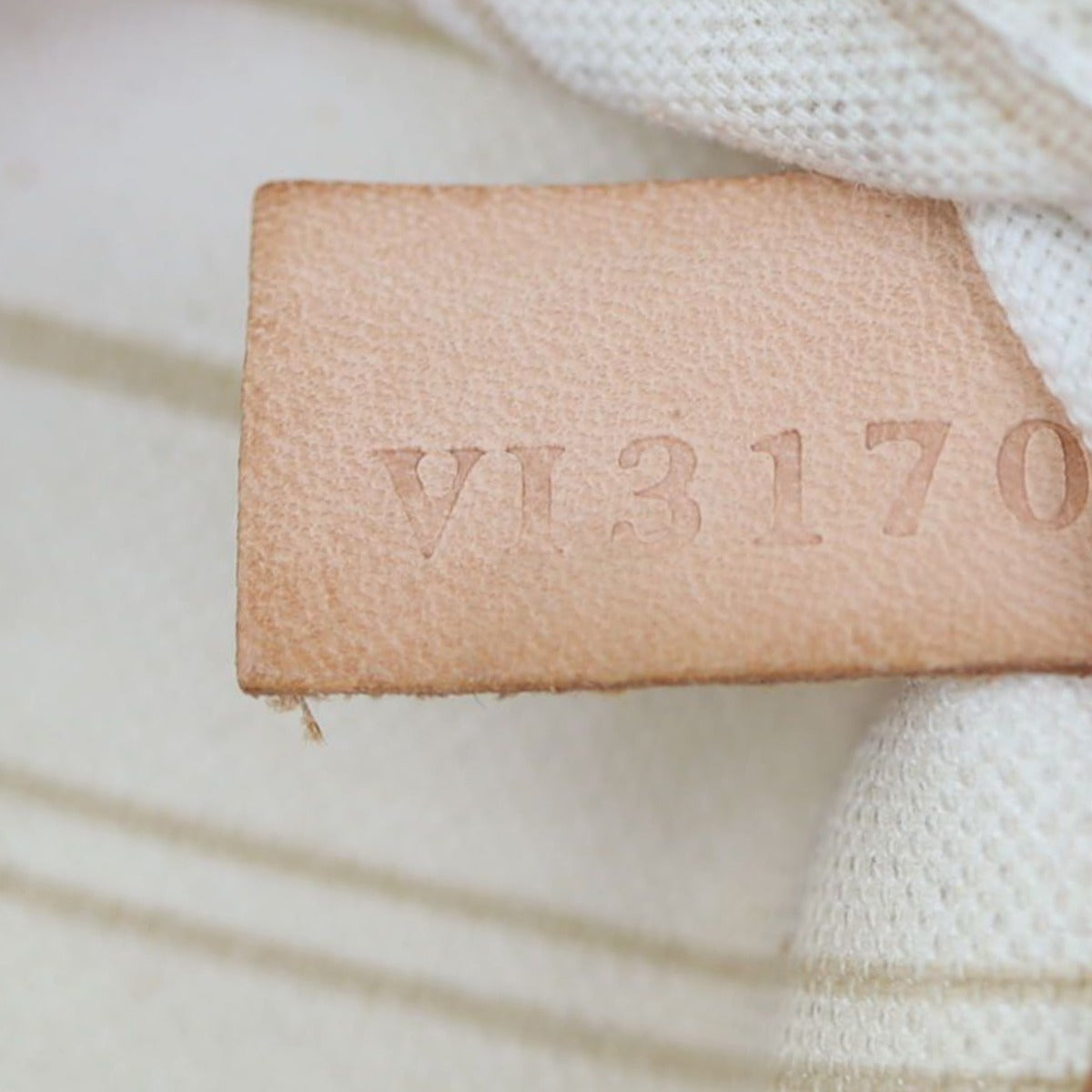 Louis Vuitton Neverfull PM Damier Azur Date code
