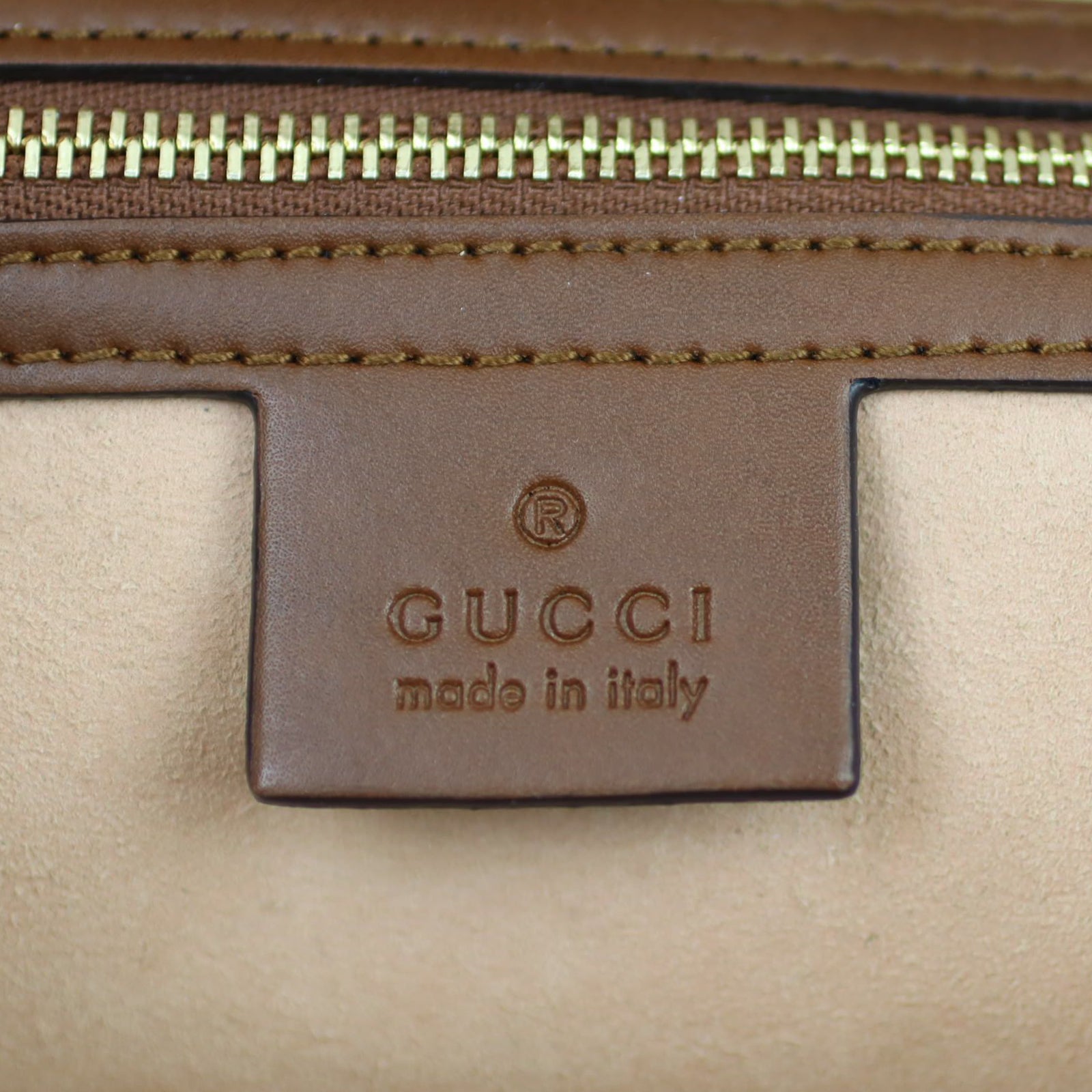 Gucci GG Supreme Tote Stamp