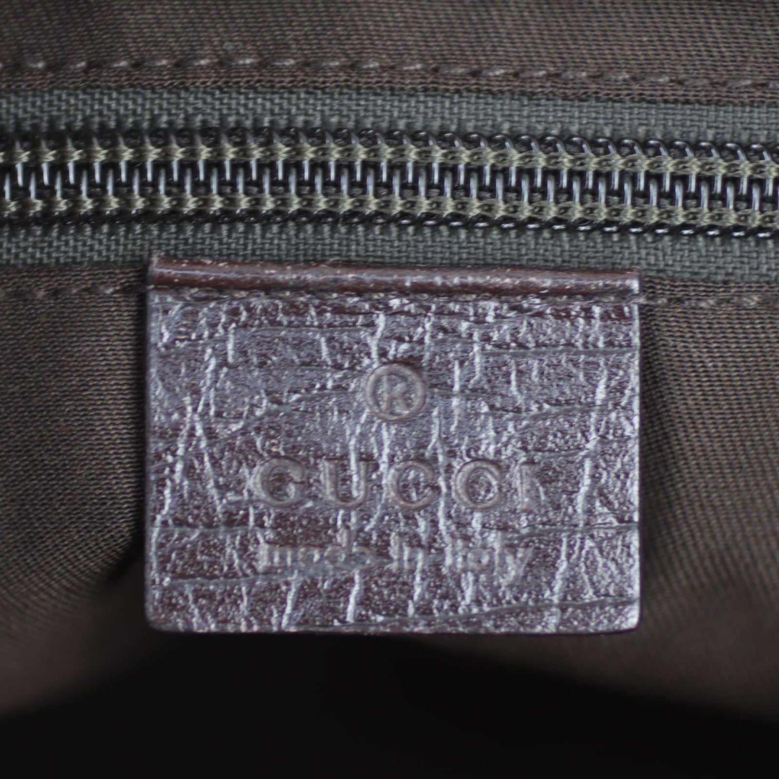 Gucci GG Supreme Zip Tote Stamp