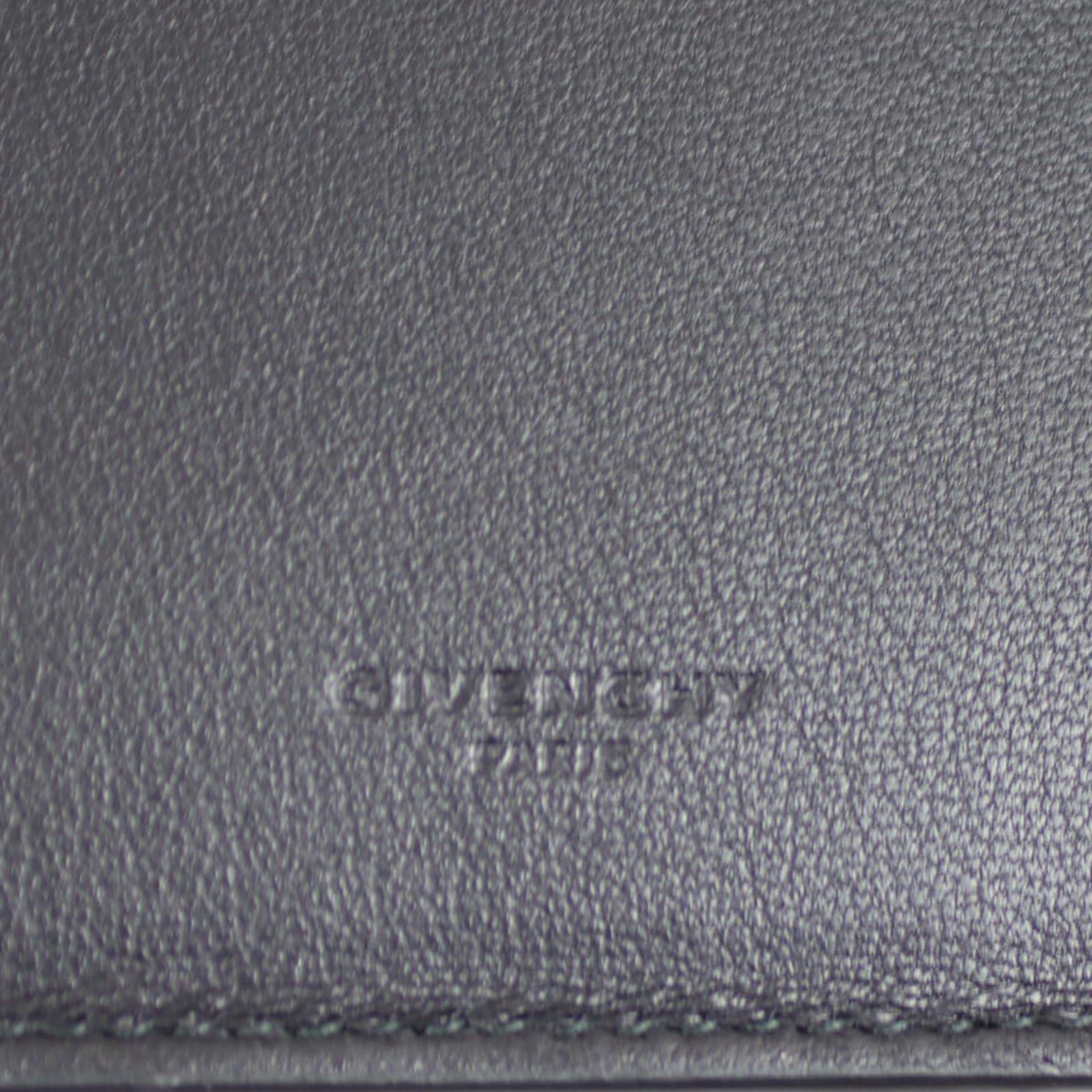 Givenchy Emblem 4G Wallet on Chain Stamp
