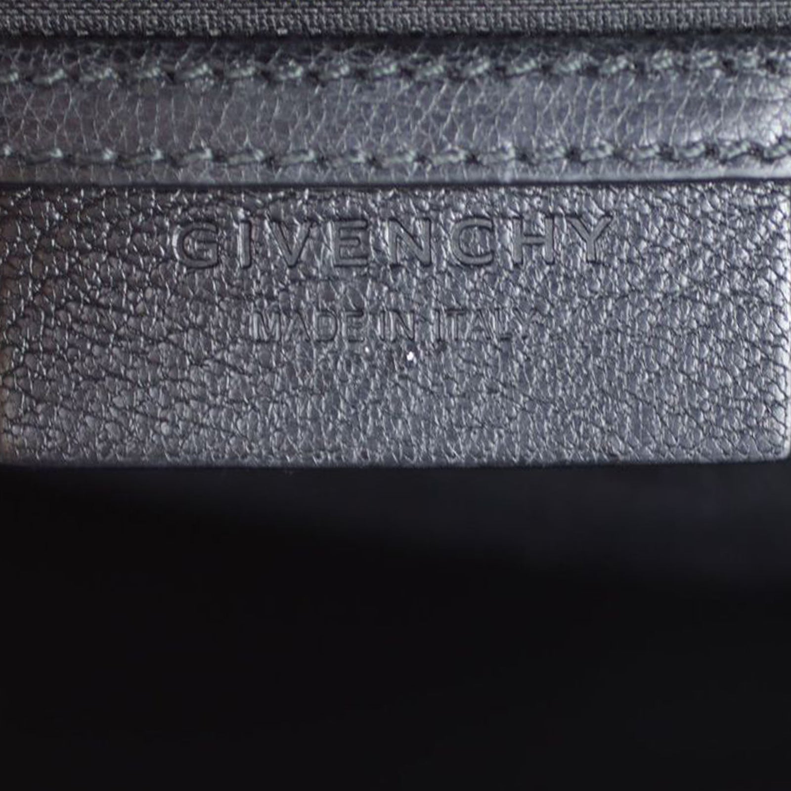 Givenchy Antigona Small – black grained goatskin Stamp