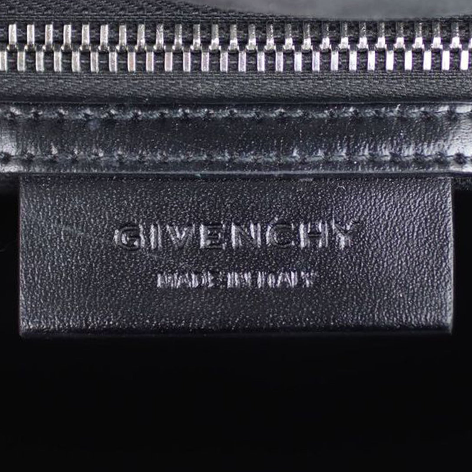 Givenchy Antigona Small – black smooth calfskin Stamp