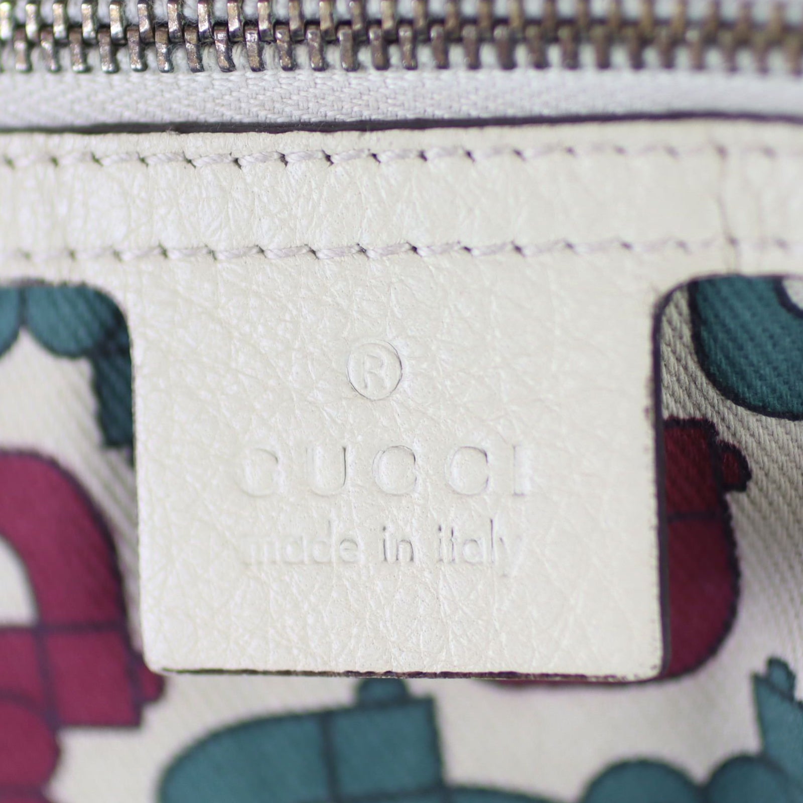 Gucci Signature Signoria Hobo Medium Stamp