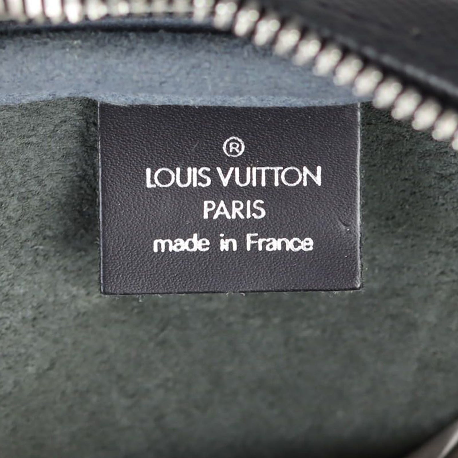 Louis Vuitton Kendall GM Taiga Stamp