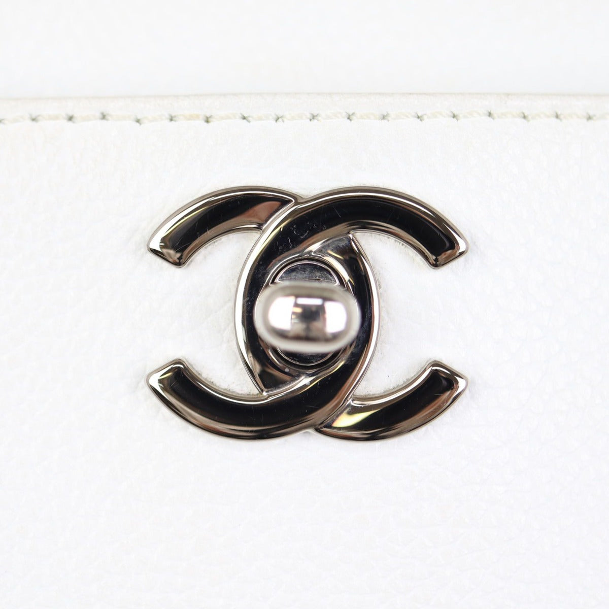 Chanel Cerf Tote Hardware

