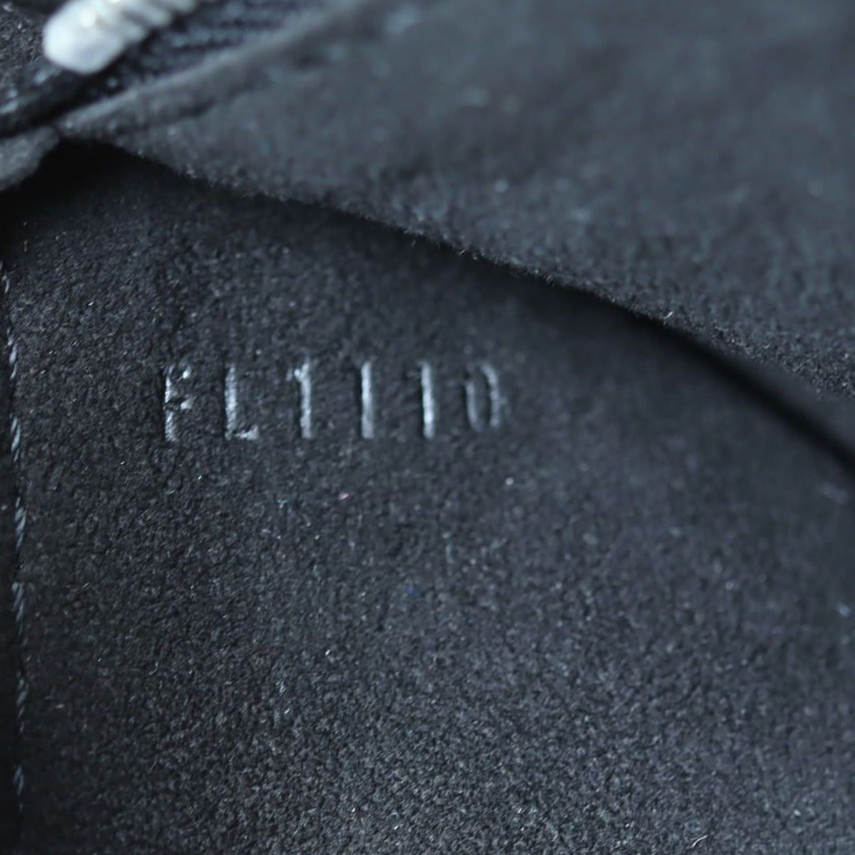 Louis Vuitton Pont Neuf GM Epi Electric Date code
