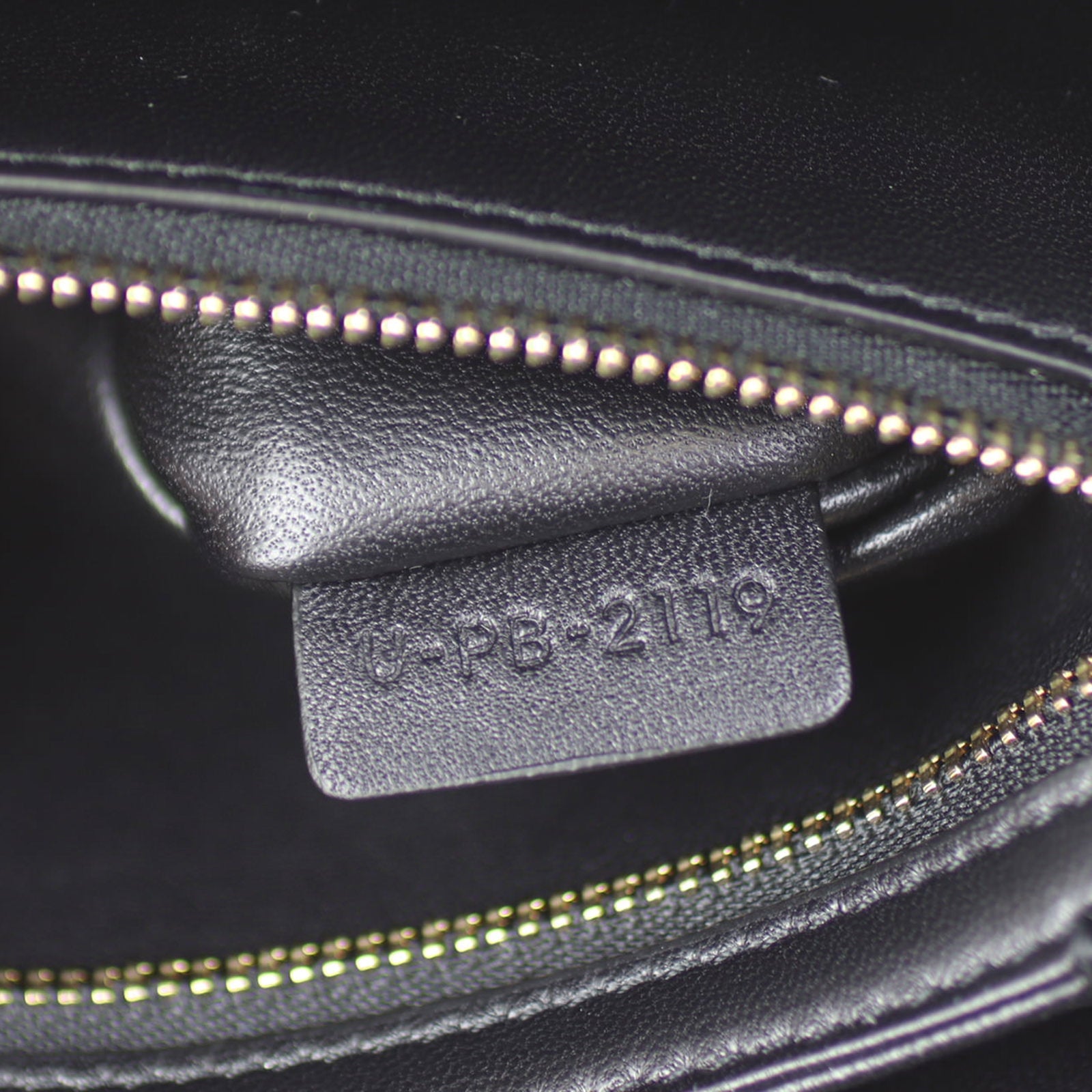 Celine Medium Triomphe Crossbody Code