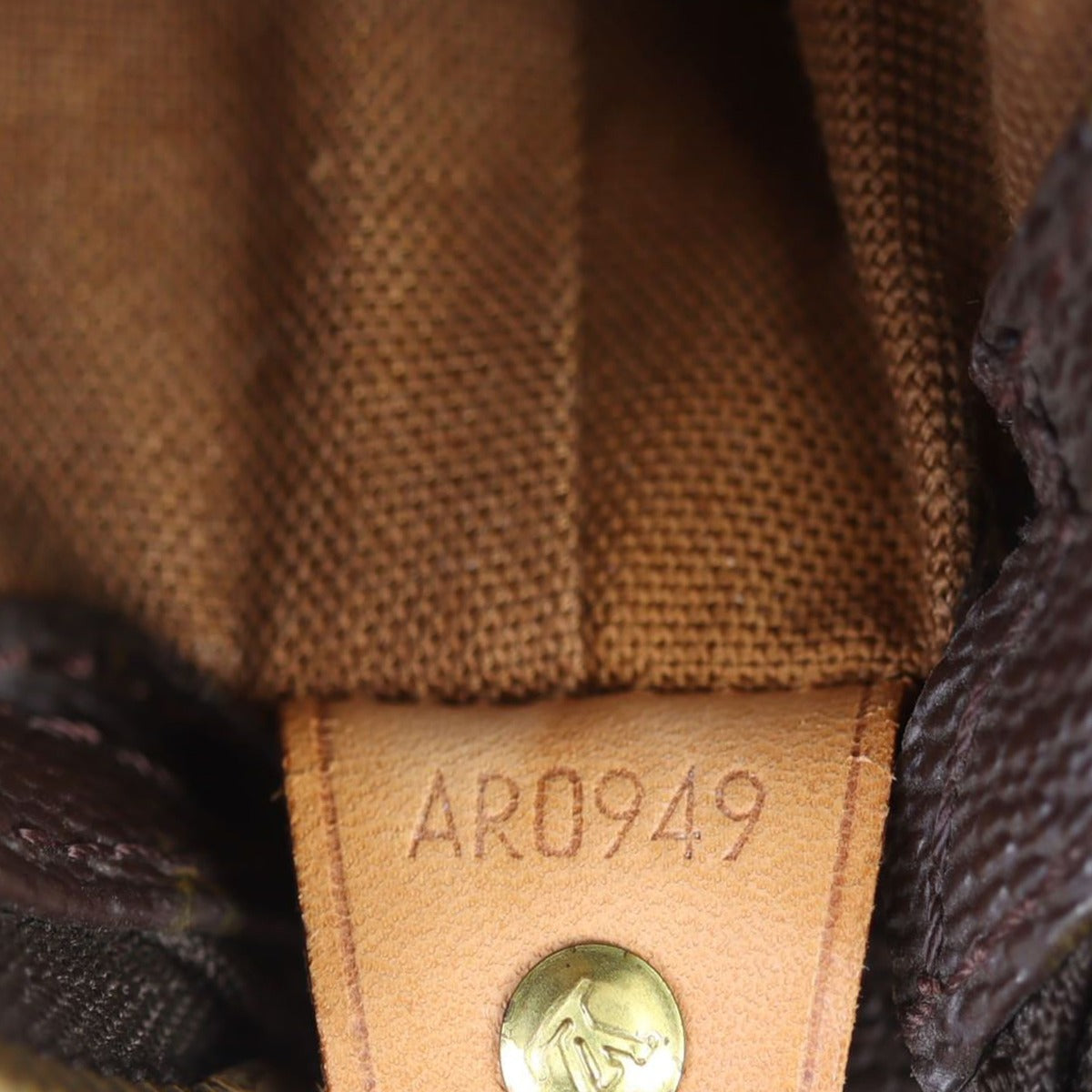 Louis Vuitton Cabas Mezzo Monogram Date code
