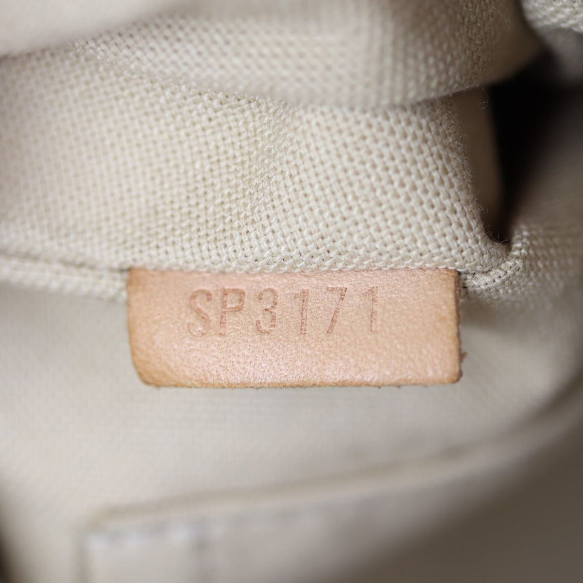 Louis Vuitton Siracusa PM Damier Azur Date code
