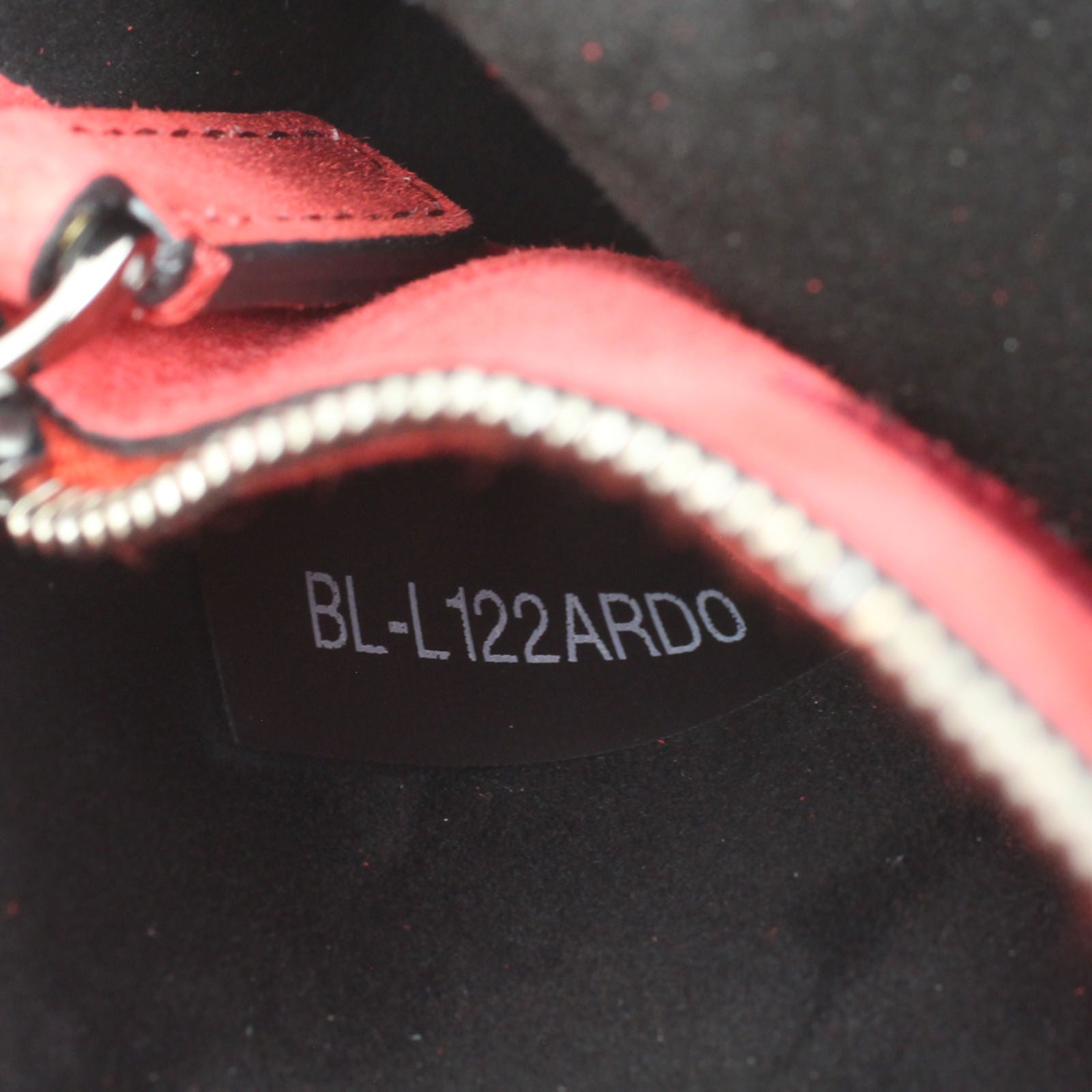 Valentino Garavani Medium Rockstud Shoulder Bag Code