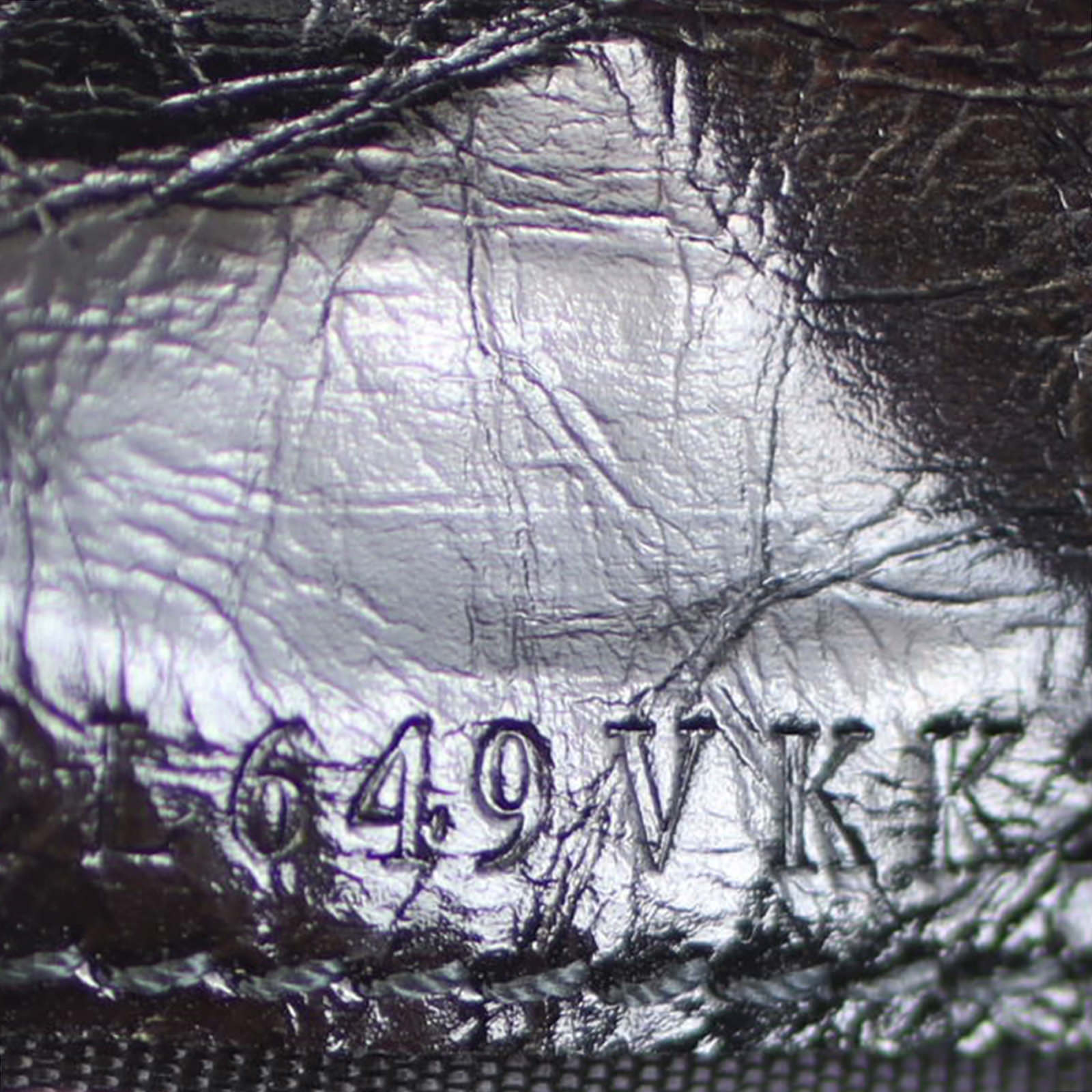 Valentino Rockstud Compact Wallet Code