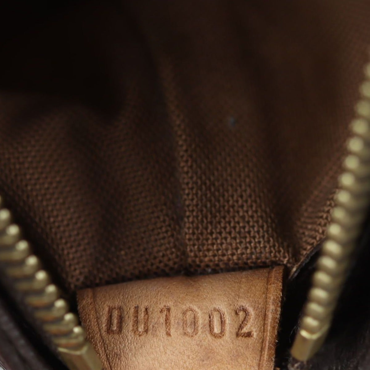 Louis Vuitton Cabas Mezzo Monogram Date code
