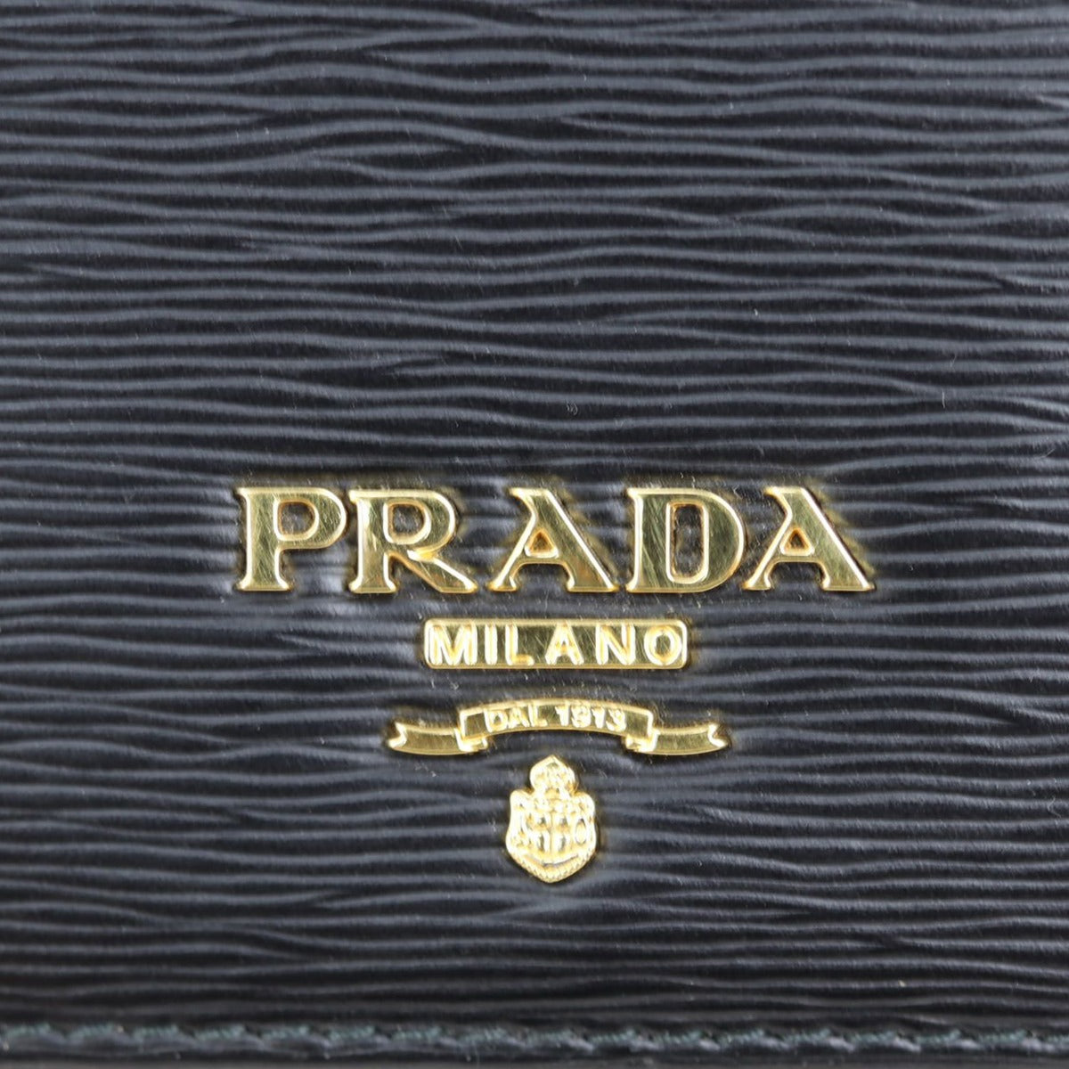 Prada Vitello Move Metal Wallet on Chain Hardware
