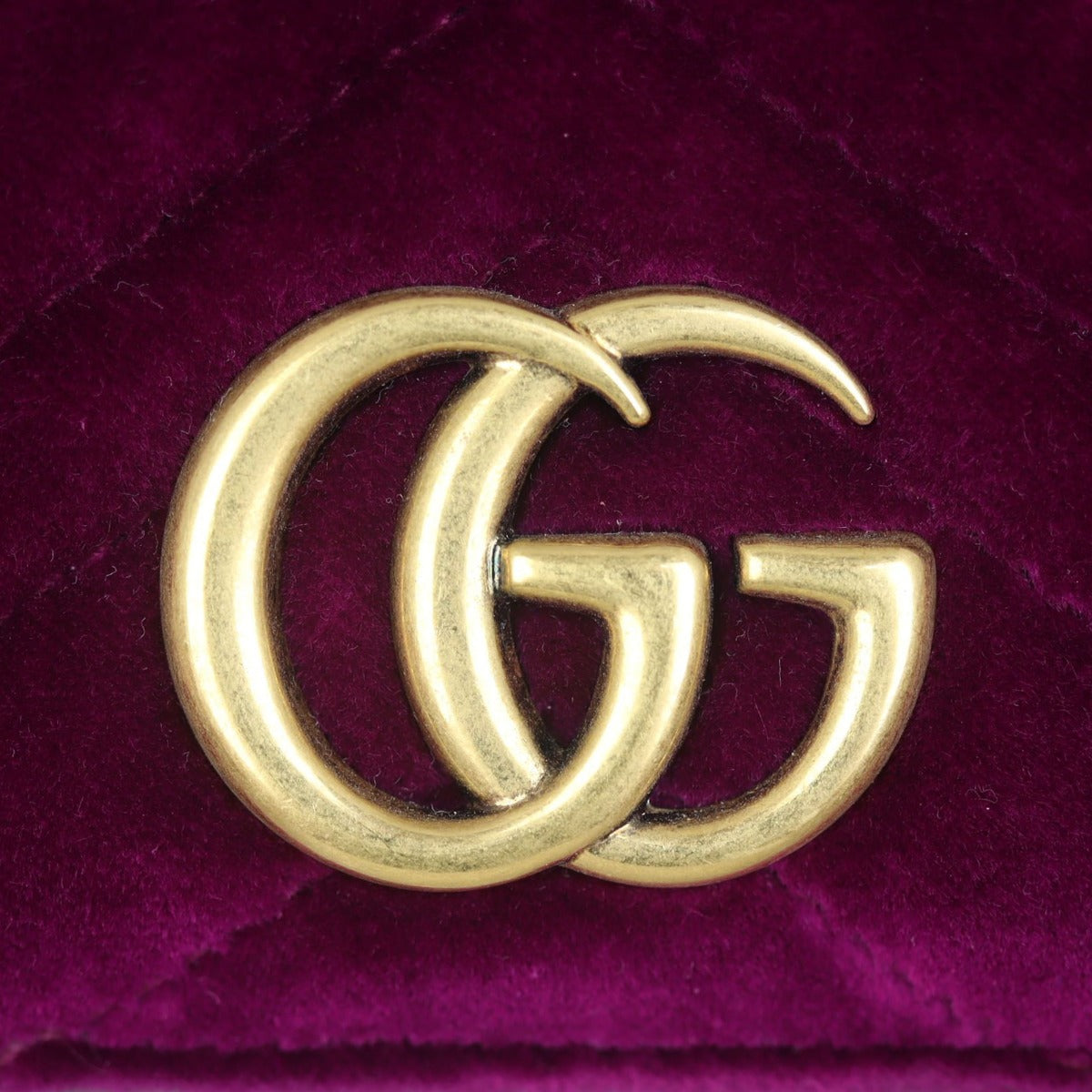 Gucci GG Velvet Super Mini Shoulder Bag Hardware
