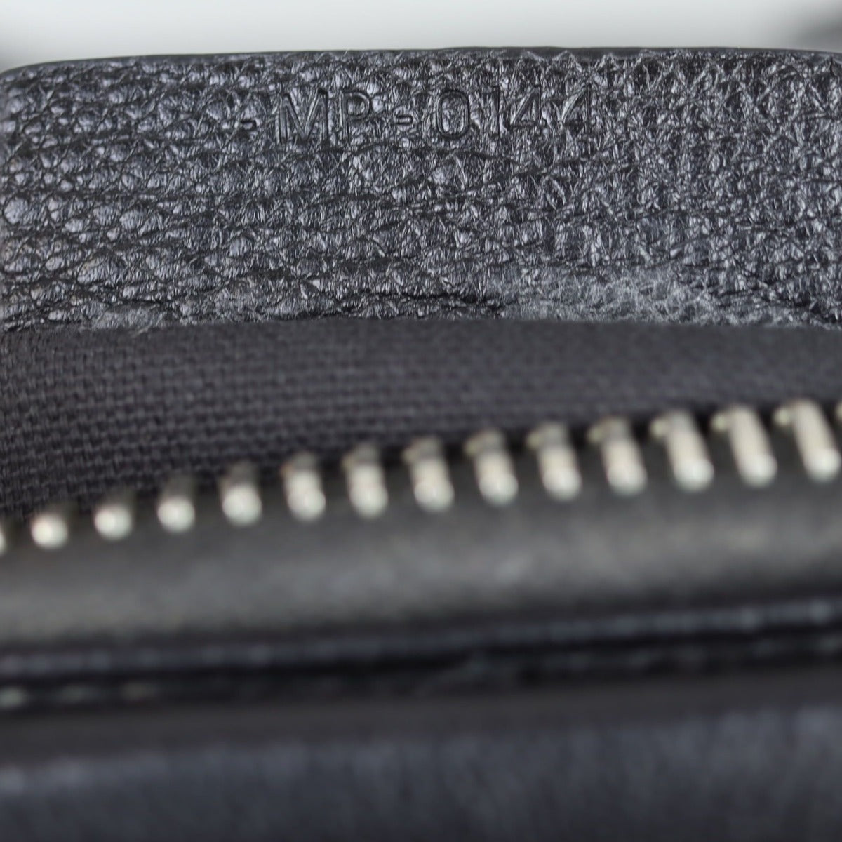 Givenchy Antigona Medium Date code
