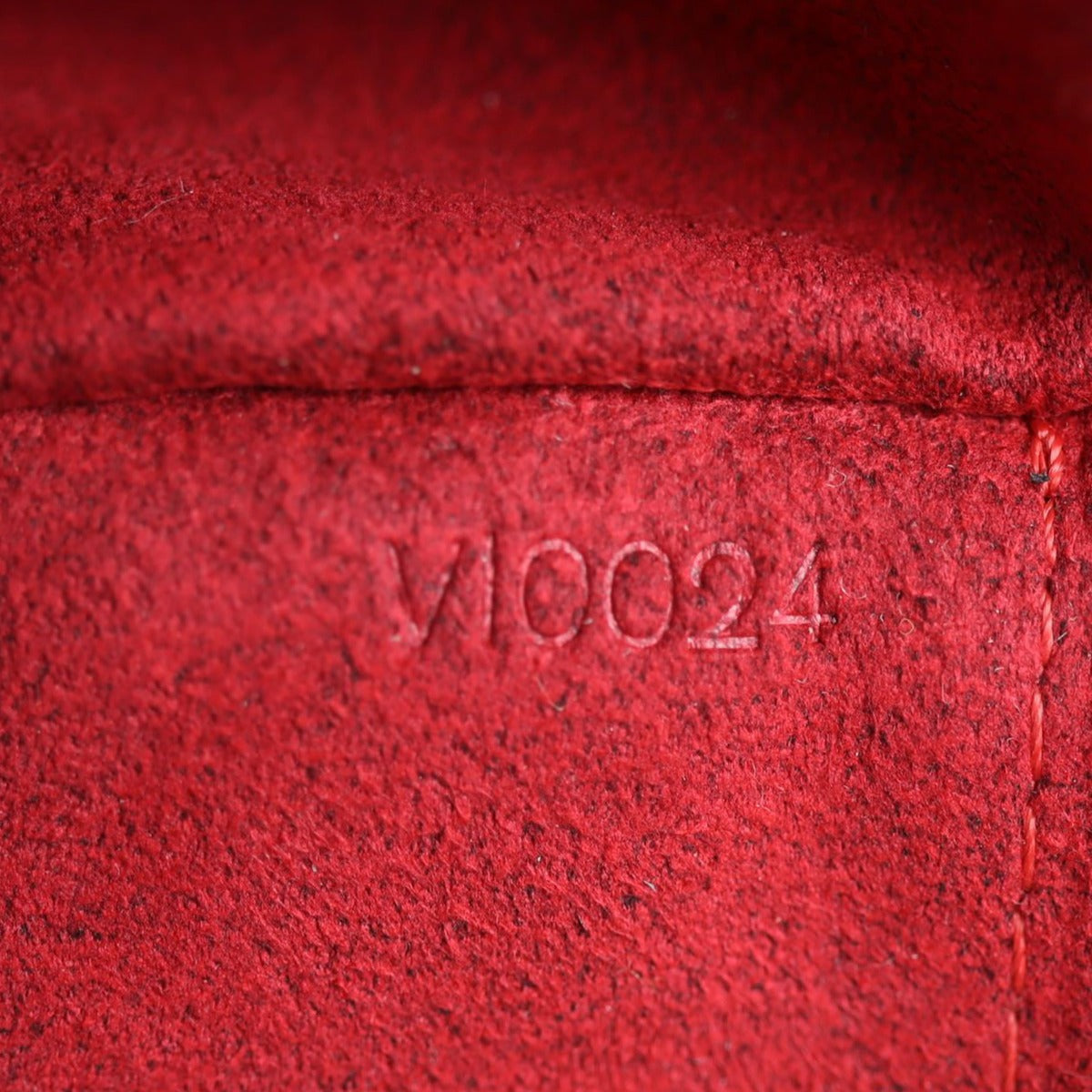 Louis Vuitton Coussin Monogram Date code
