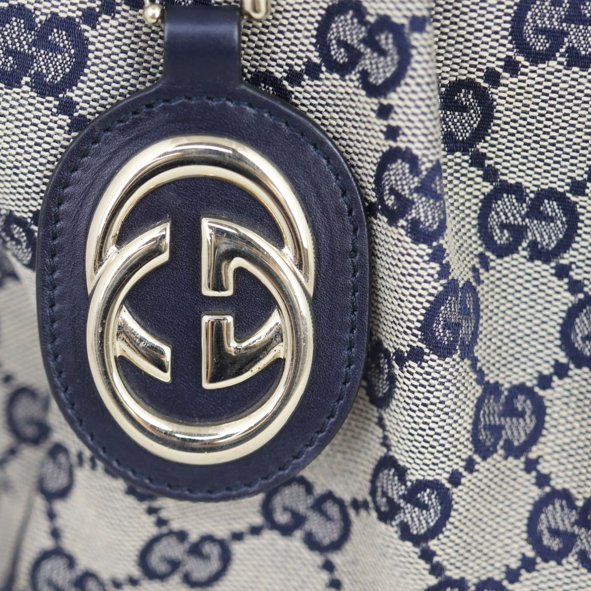 Gucci GG Canvas Sukey Tote Medium Hardware
